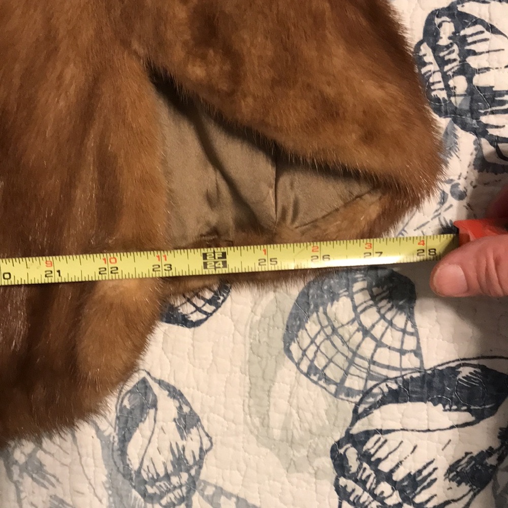 Fur cape - Picture 9 of 10